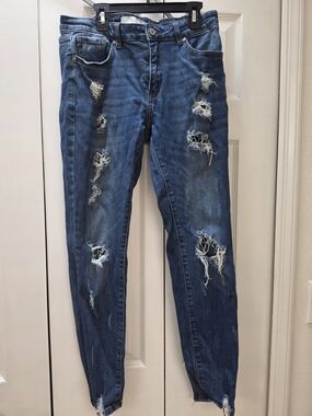 KanCan Distressed Skinny Jeans